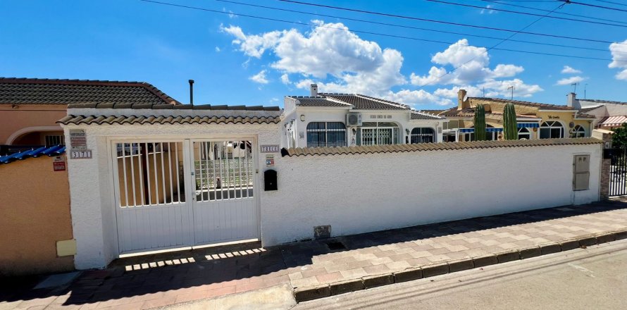 Townhouse Torrevieja, Alicante, Espagne 2 chambres, 114 m2 No. 125315