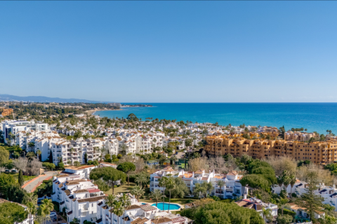 Townhouse for sale Estepona, Malaga, Spain 3 bedrooms, 245 sq.m. No. 127518 - photo 13