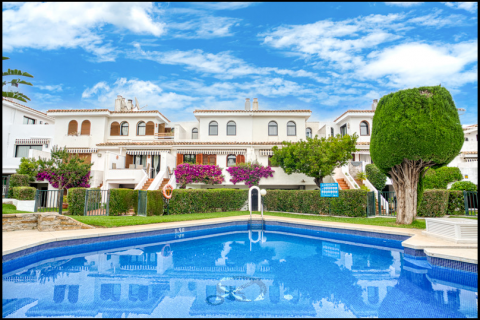 Townhouse for sale Estepona, Malaga, Spain 3 bedrooms, 245 sq.m. No. 127518 - photo 2
