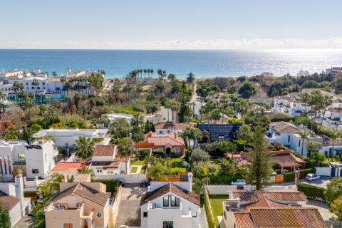 Townhouse for sale Estepona, Malaga, Spain 3 bedrooms, 245 sq.m. No. 127518 - photo 7