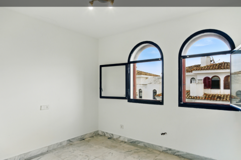 Townhouse for sale Estepona, Malaga, Spain 3 bedrooms, 245 sq.m. No. 127518 - photo 21