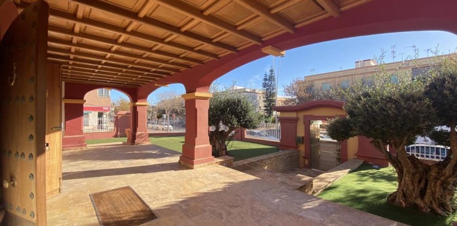 Villa Santiago de la Ribera, Murcia, Spain 4 bedrooms, 246 sq.m. No. 128797