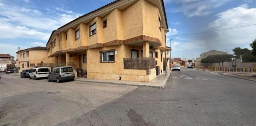 House Orihuela, Alicante, Spain 3 bedrooms, 202 sq.m. No. 131473