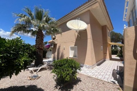 House for sale Alicante, Spain 4 bedrooms, 150 sq.m. No. 131471 - photo 3