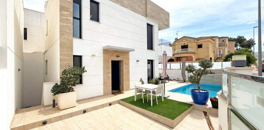Villa Villamartin, Alicante, Spain 3 bedrooms, 190 sq.m. No. 124969