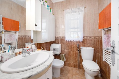 Villa for sale Torrevieja, Alicante, Spain 4 bedrooms, 150 sq.m. No. 125257 - photo 12