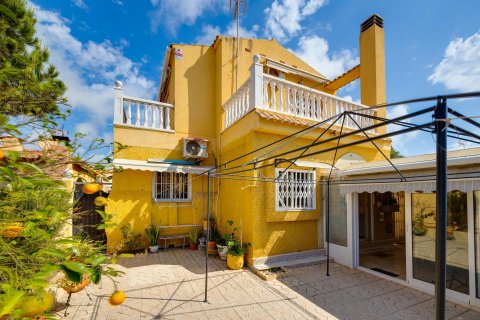 Villa for sale Torrevieja, Alicante, Spain 4 bedrooms, 150 sq.m. No. 125257 - photo 1