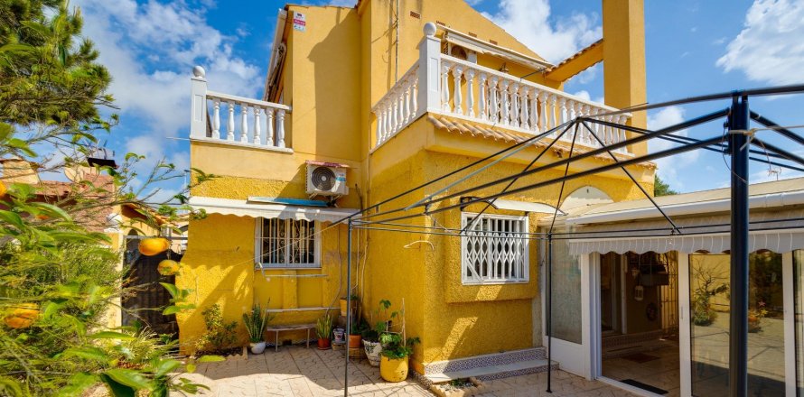 Villa Torrevieja, Alicante, Spain 4 bedrooms, 150 sq.m. No. 125257