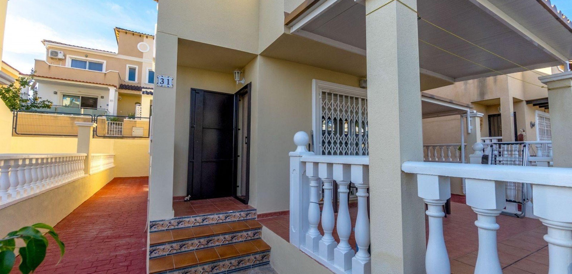 Villa i Alicante, Spanien 3 sovrum, 120 kvm. Nr. 125256