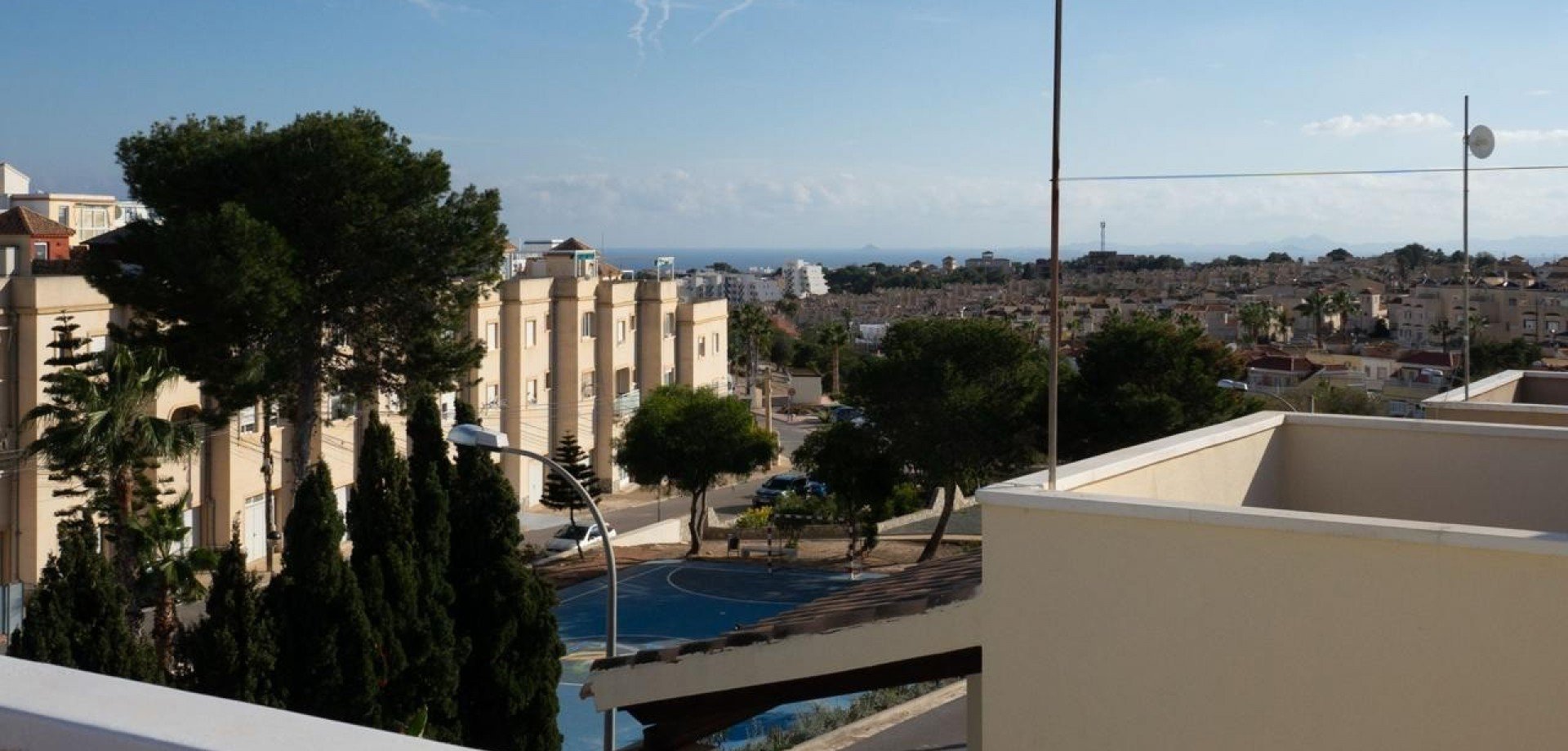 Villa i Alicante, Spanien 3 sovrum, 120 kvm. Nr. 125256