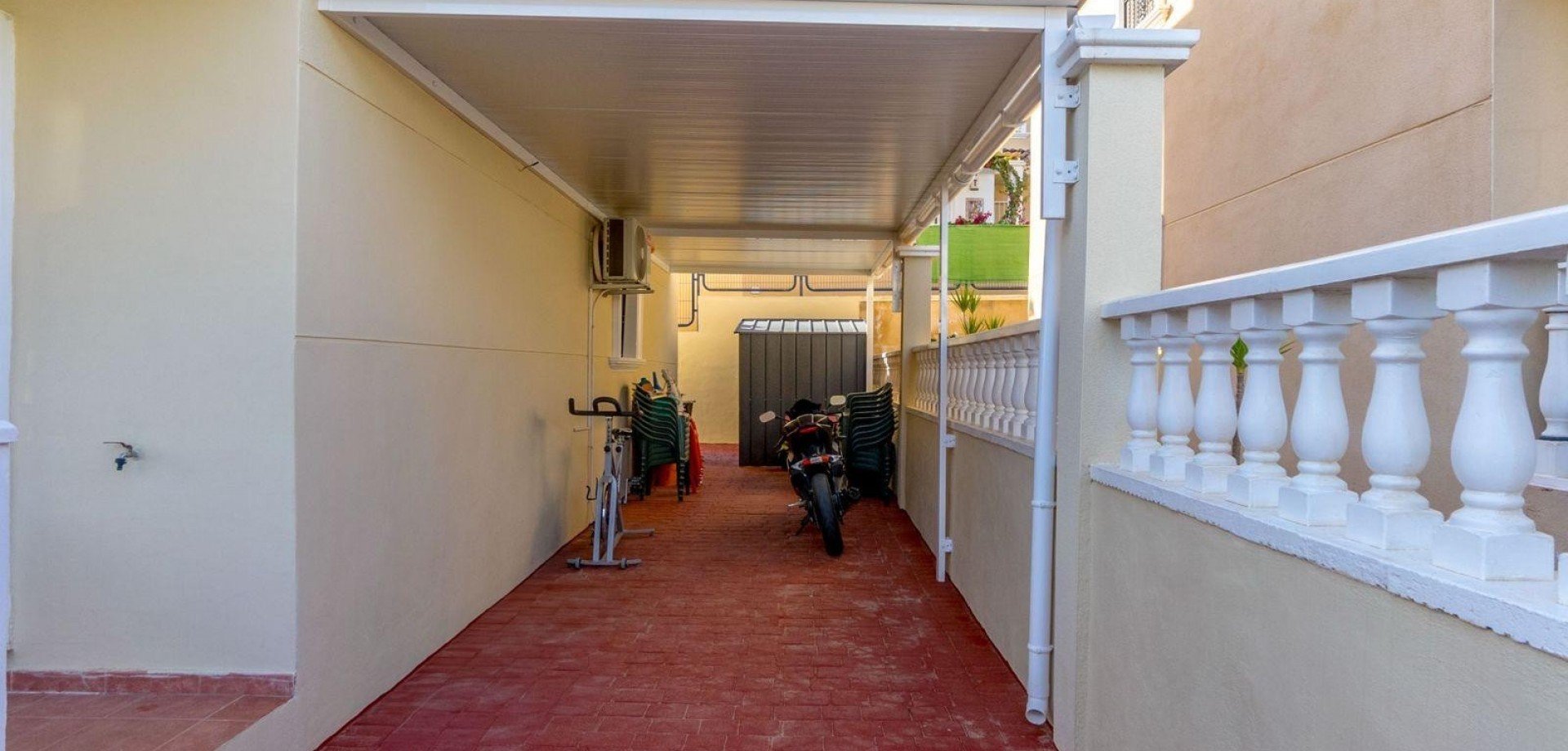 Villa i Alicante, Spanien 3 sovrum, 120 kvm. Nr. 125256