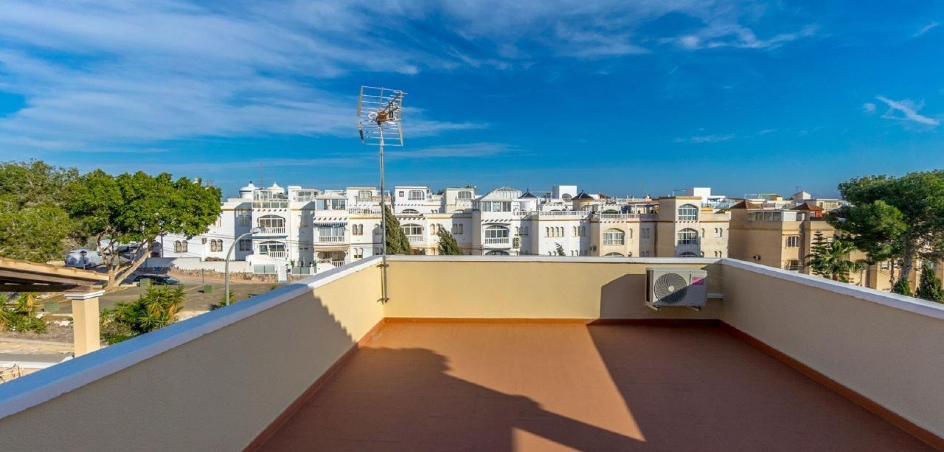 Villa i Alicante, Spanien 3 sovrum, 120 kvm. Nr. 125256