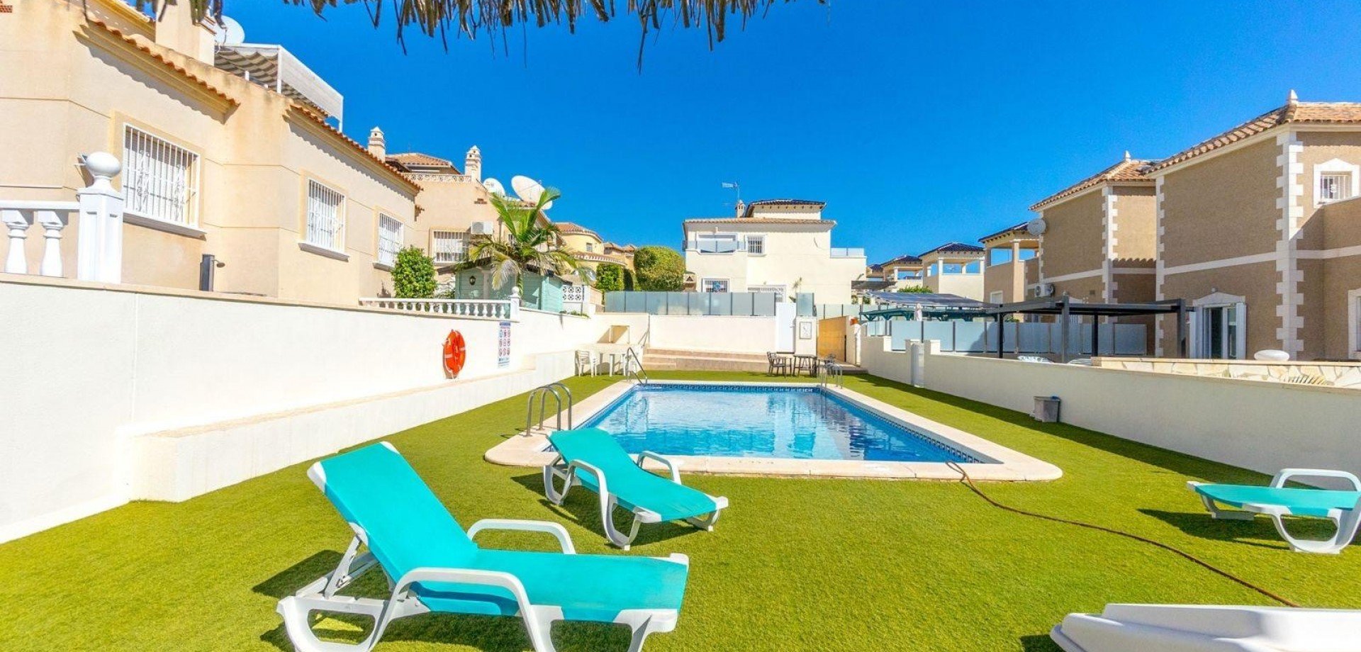 Villa i Alicante, Spanien 3 sovrum, 120 kvm. Nr. 125256