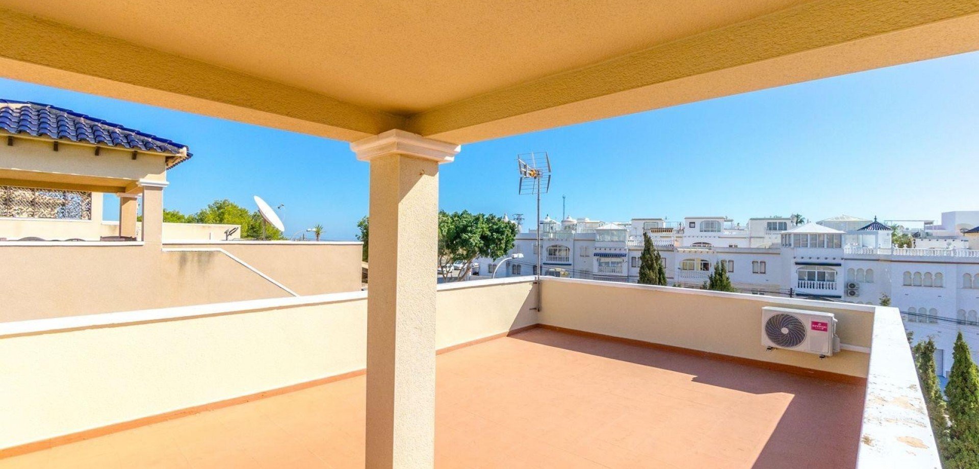 Villa i Alicante, Spanien 3 sovrum, 120 kvm. Nr. 125256