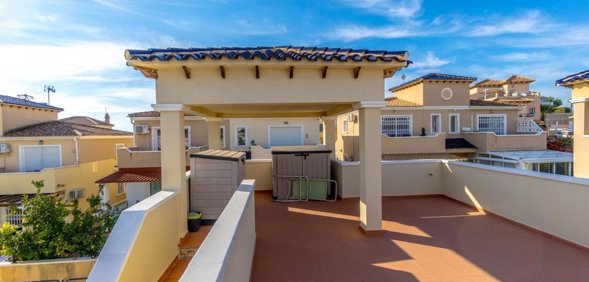 Villa i Alicante, Spanien 3 sovrum, 120 kvm. Nr. 125256
