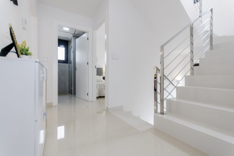 Продажа виллы в Сан-Мигель-де-Салинас, Аликанте, Испания 3 спальни, 144м2 №123119 - фото 6