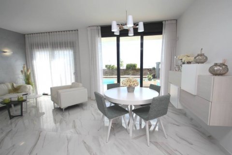 Продажа виллы в Сан-Мигель-де-Салинас, Аликанте, Испания 3 спальни, 144м2 №123119 - фото 16