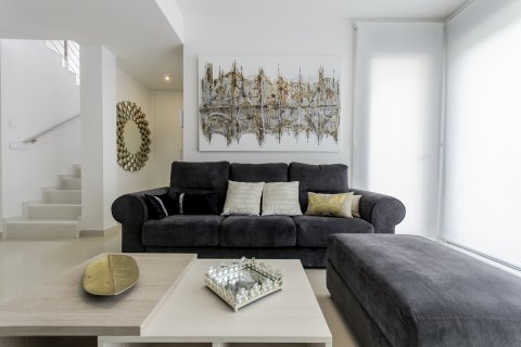 Продажа виллы в Сан-Мигель-де-Салинас, Аликанте, Испания 3 спальни, 144м2 №123119 - фото 11