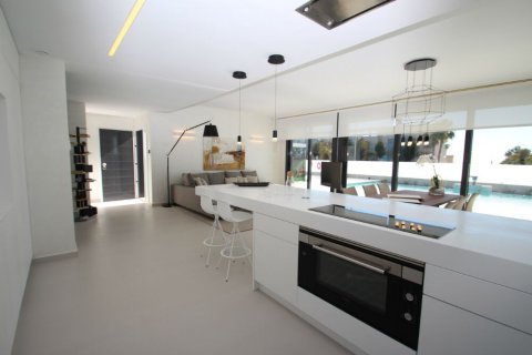 Продажа виллы в Сан-Мигель-де-Салинас, Аликанте, Испания 3 спальни, 144м2 №123119 - фото 29