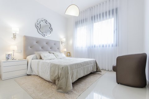 Villa pārdošanā San Miguel de Salinas, Alicante, Spānijā 4 istabas, 197 m2 Nr. 123122 - attēls 8