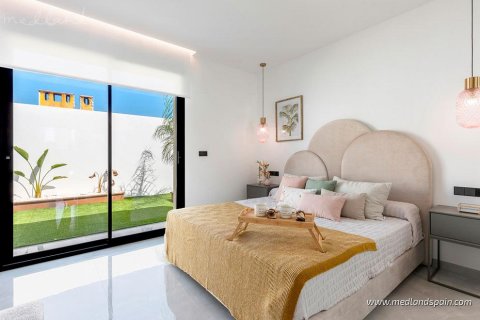 Продажа виллы в Лос Балконес, Аликанте, Испания 3 спальни, 120м2 №120205 - фото 7