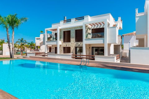 Bungalo pārdošanā Torrevieja, Alicante, Spānijā 2 istabas, 63 m2 Nr. 128309 - attēls 1