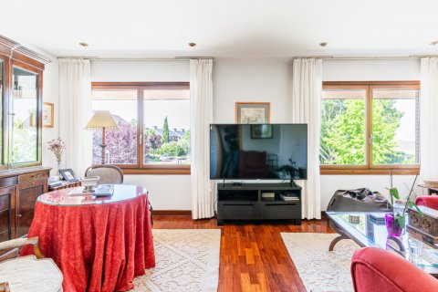 House for rent Boadilla del Monte, Madrid, Spain 4 bedrooms, 467 sq.m. No. 124660 - photo 10