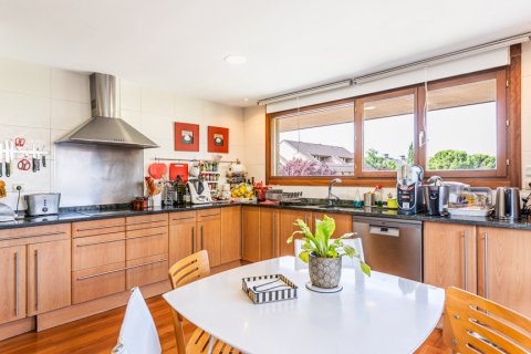 House for rent Boadilla del Monte, Madrid, Spain 4 bedrooms, 467 sq.m. No. 124660 - photo 7