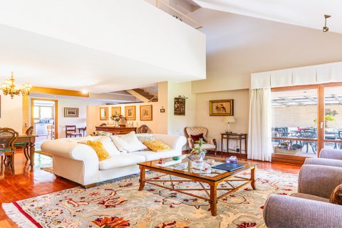 House for rent Boadilla del Monte, Madrid, Spain 4 bedrooms, 467 sq.m. No. 124660 - photo 13