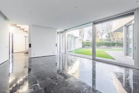 Продажа виллы в Мадрид, Испания 6 спален, 746м2 №124658 - фото 10