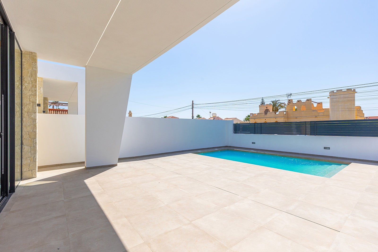 Villa a Torrevieja, Alicante, Spagna 3 camere da letto, 120 mq. N° 131331