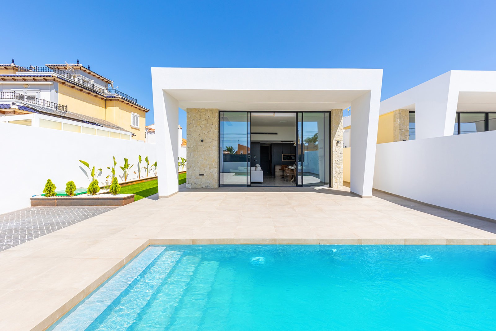 Villa a Torrevieja, Alicante, Spagna 3 camere da letto, 120 mq. N° 131331