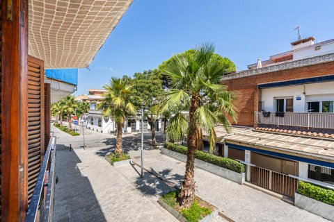 Apartment for sale Castelldefels, Barcelona, Spain 3 bedrooms, 69 sq.m. No. 130270 - photo 12
