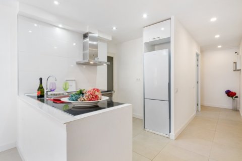 Apartment for sale Castelldefels, Barcelona, Spain 3 bedrooms, 69 sq.m. No. 130270 - photo 3