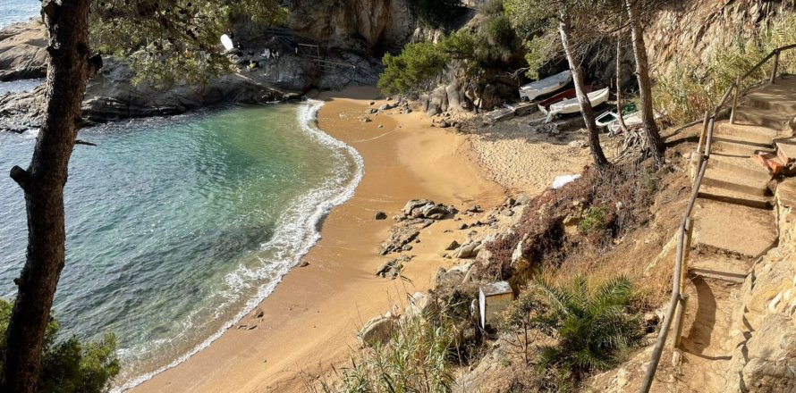 Land plot Platja D'aro, Girona, Spain No. 130269
