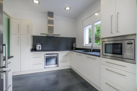 House for sale Castelldefels, Barcelona, Spain 6 bedrooms, 232 sq.m. No. 130272 - photo 13