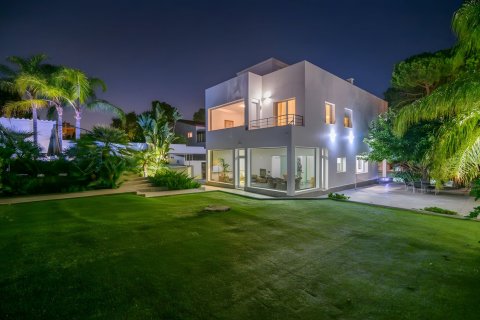 House for sale Castelldefels, Barcelona, Spain 6 bedrooms, 232 sq.m. No. 130272 - photo 1