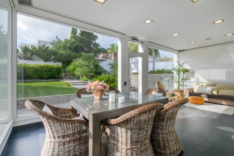 House for sale Castelldefels, Barcelona, Spain 6 bedrooms, 232 sq.m. No. 130272 - photo 2
