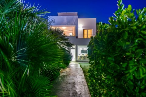 House for sale Castelldefels, Barcelona, Spain 6 bedrooms, 232 sq.m. No. 130272 - photo 11
