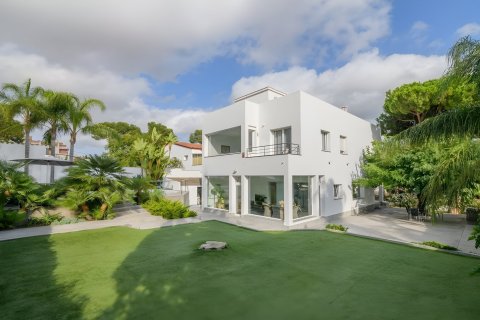 House for sale Castelldefels, Barcelona, Spain 6 bedrooms, 232 sq.m. No. 130272 - photo 4