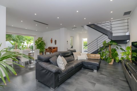 House for sale Castelldefels, Barcelona, Spain 6 bedrooms, 232 sq.m. No. 130272 - photo 23