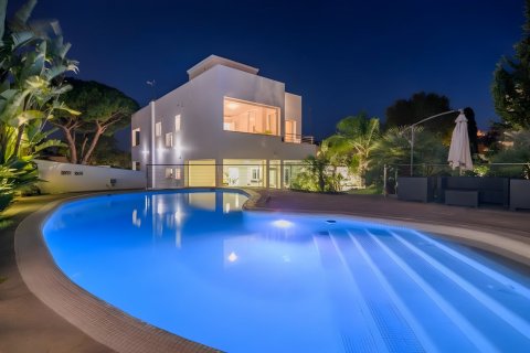 House for sale Castelldefels, Barcelona, Spain 6 bedrooms, 232 sq.m. No. 130272 - photo 24
