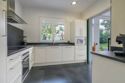 House for sale Castelldefels, Barcelona, Spain 6 bedrooms, 232 sq.m. No. 130272 - photo 16