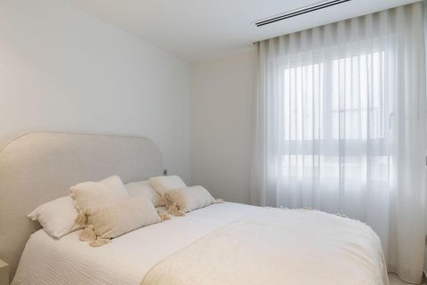 Dzīvoklis pārdošanā Torrevieja, Alicante, Spānijā 2 istabas, 110 m2 Nr. 130652 - attēls 17