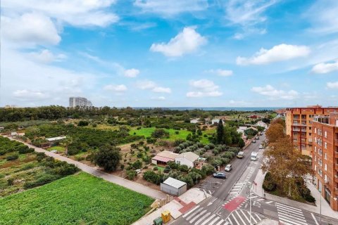 Продажа квартиры в Валенсия, Испания 3 спальни, 107м2 №122700 - фото 3