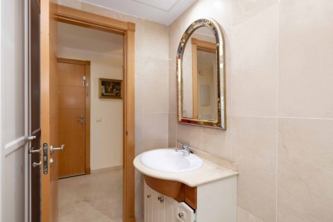 Продажа квартиры в Бенальмадена, Малага, Испания 1 спальня, 71м2 №122076 - фото 3