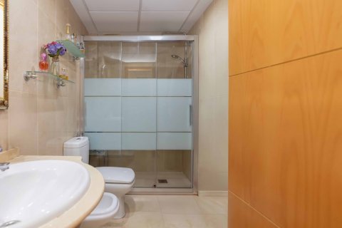 Продажа квартиры в Бенальмадена, Малага, Испания 1 спальня, 71м2 №122076 - фото 2