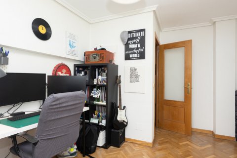 Huoneisto myytävänä Madrid, Espanja, 1 makuuhuone, 74.27 m2 No. 122073 - kuva 6