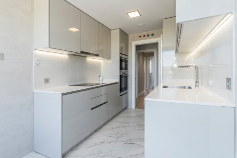 Duplex for sale Madrid, Spain 3 bedrooms, 185 sq.m. No. 124650 - photo 14