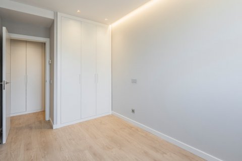Duplex for sale Madrid, Spain 3 bedrooms, 185 sq.m. No. 124650 - photo 23